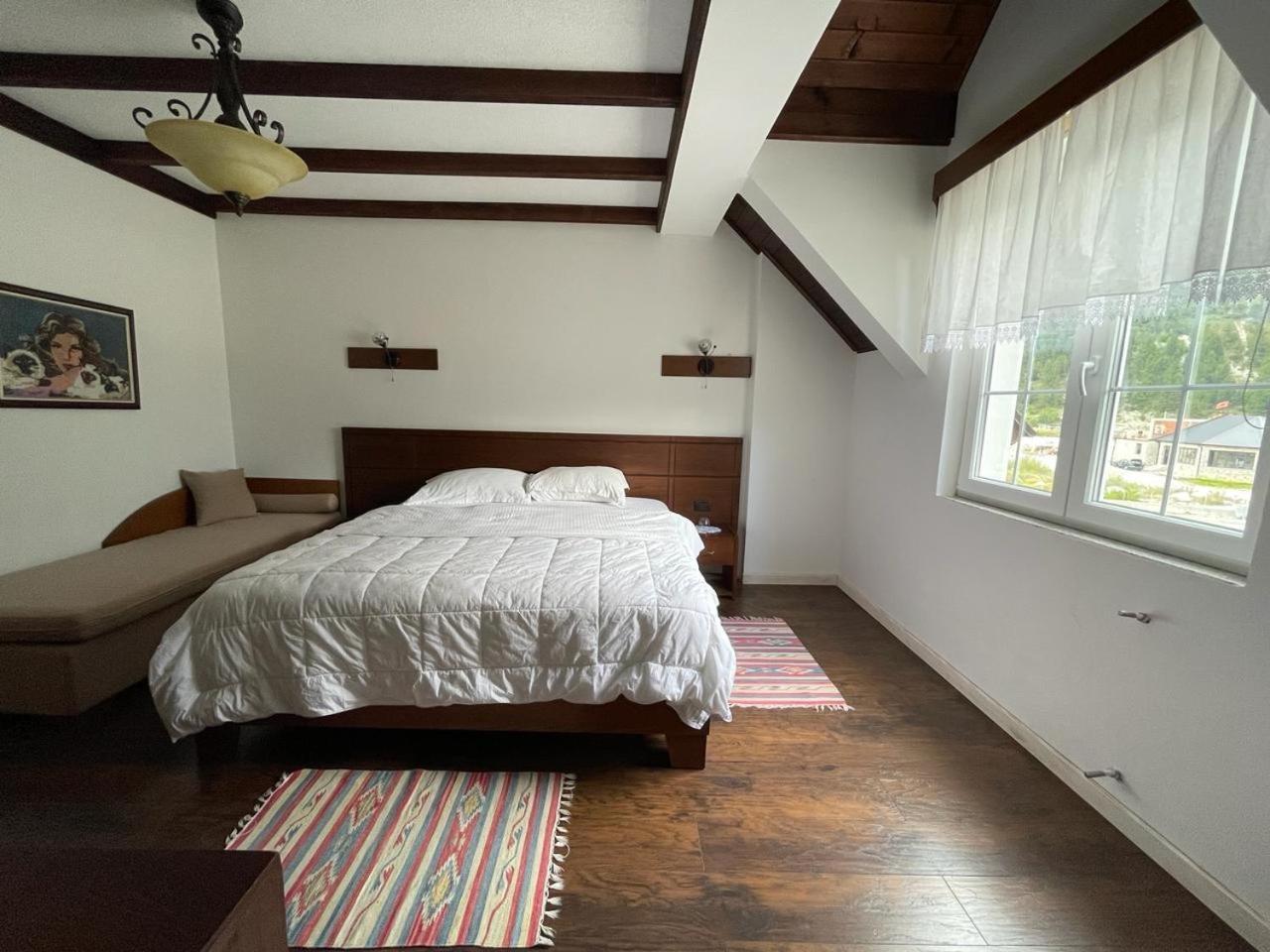 Bujtina Valbone Hotel Luaran gambar