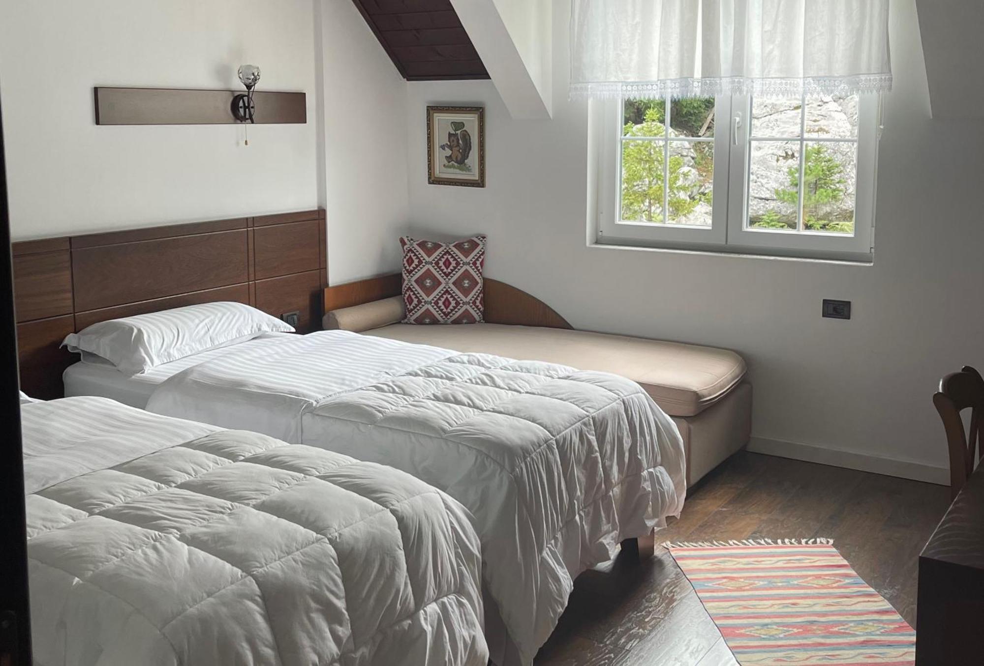 Bujtina Valbone Hotel Luaran gambar