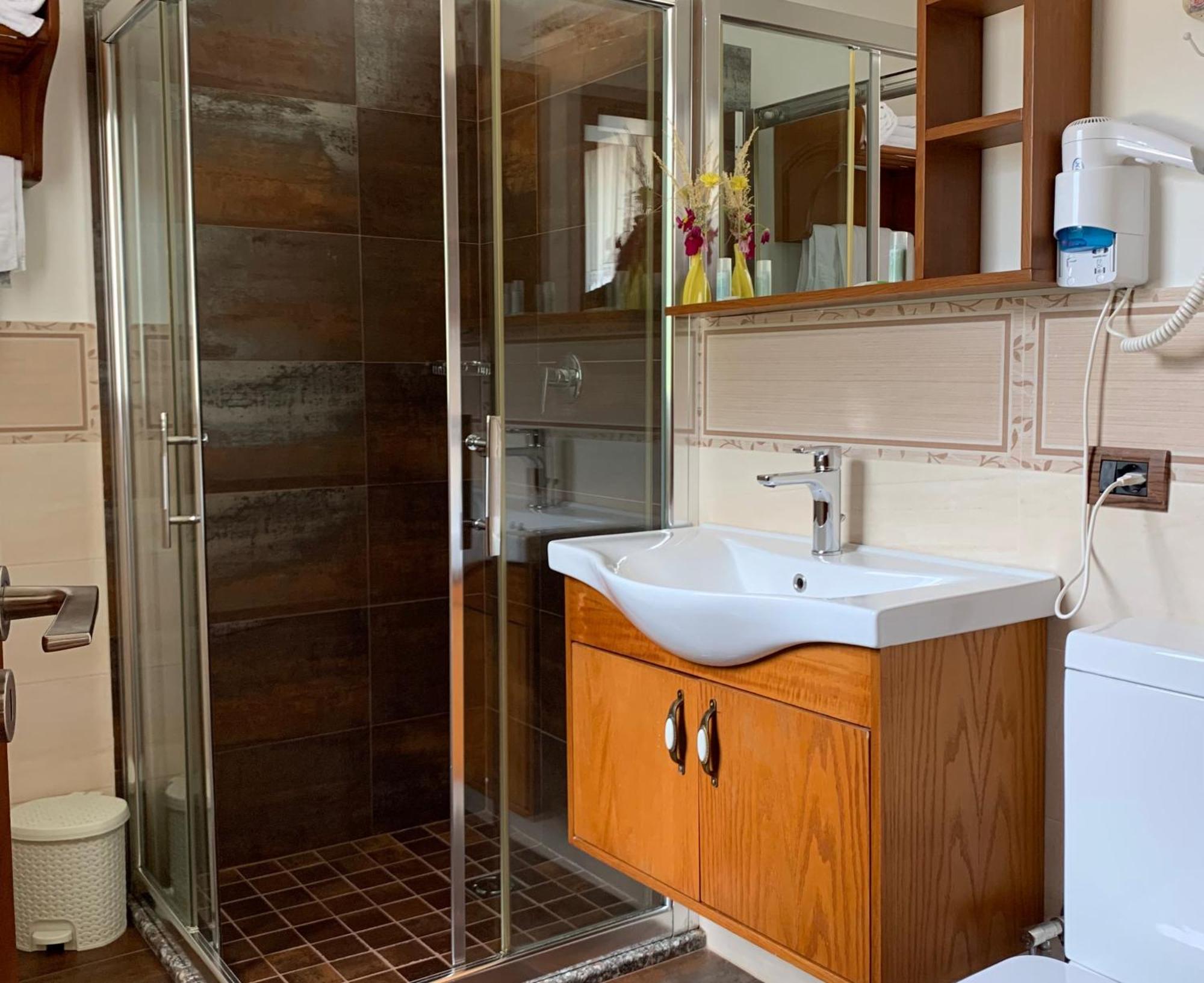 Bujtina Valbone Hotel Luaran gambar