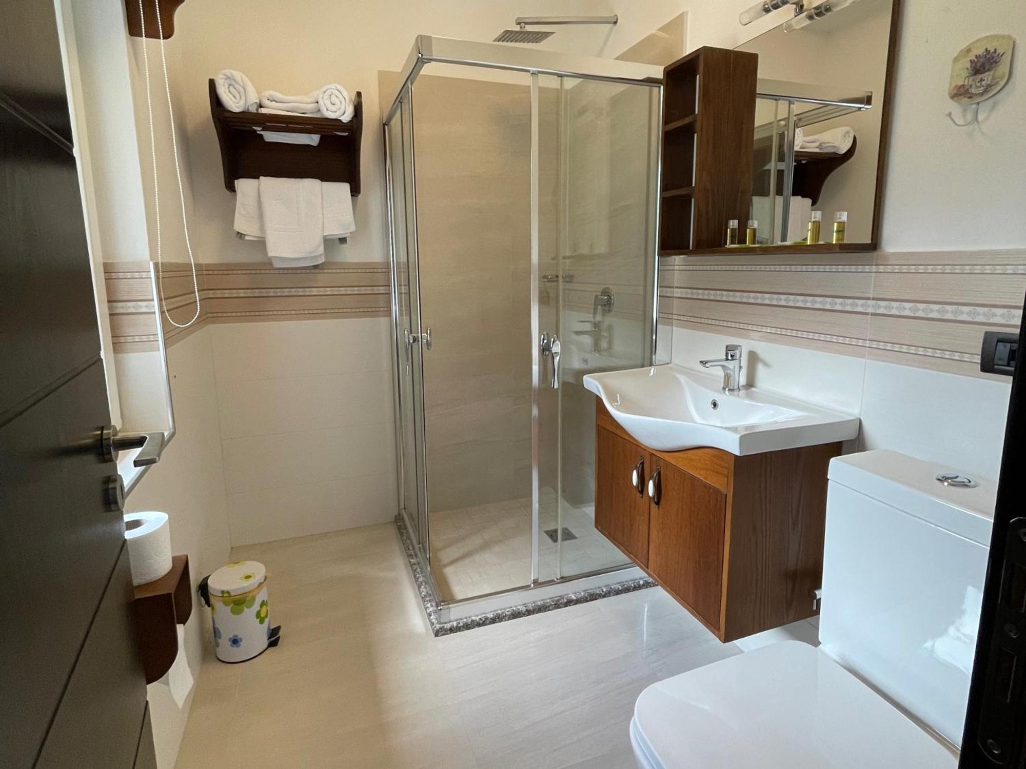 Bujtina Valbone Hotel Luaran gambar