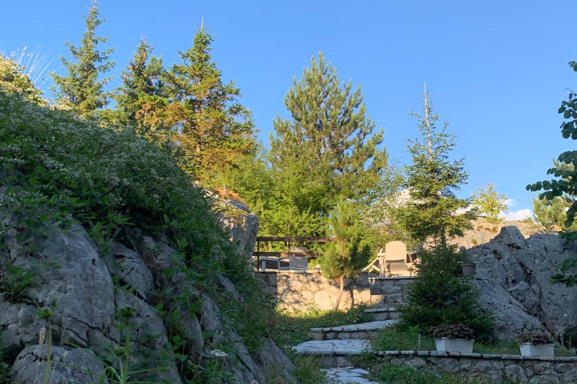 Bujtina Valbone Hotel Luaran gambar
